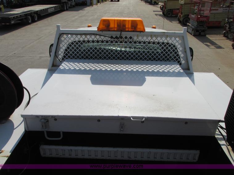 image for item G9245 2006 Ford F550 XL Super Duty service truck