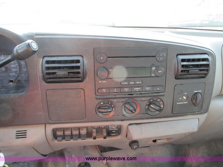 image for item G9245 2006 Ford F550 XL Super Duty service truck