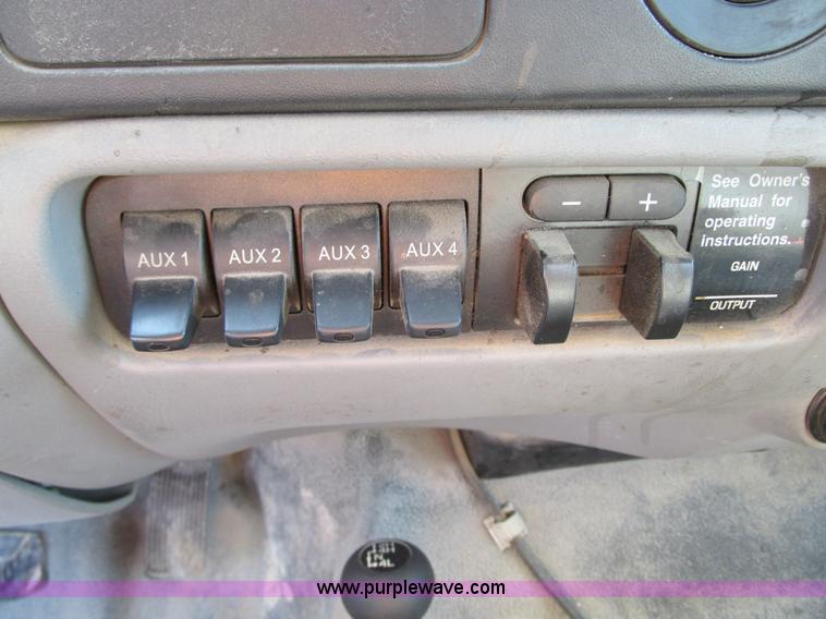 image for item G9245 2006 Ford F550 XL Super Duty service truck