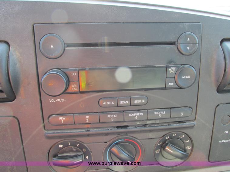 image for item G9245 2006 Ford F550 XL Super Duty service truck