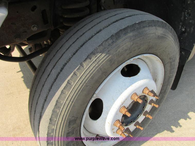 image for item G9245 2006 Ford F550 XL Super Duty service truck