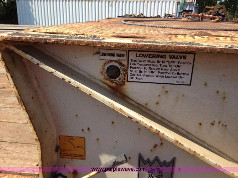 image for item G9247 2006 Trail King TK80HT-482 trailer