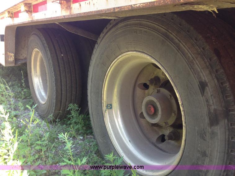 image for item G9247 2006 Trail King TK80HT-482 trailer