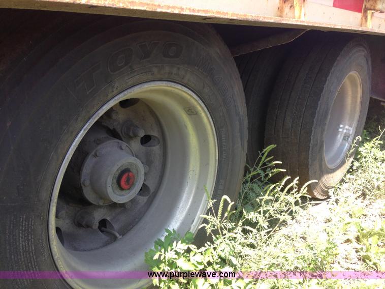 image for item G9247 2006 Trail King TK80HT-482 trailer