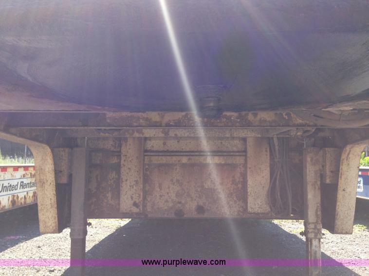 image for item G9247 2006 Trail King TK80HT-482 trailer