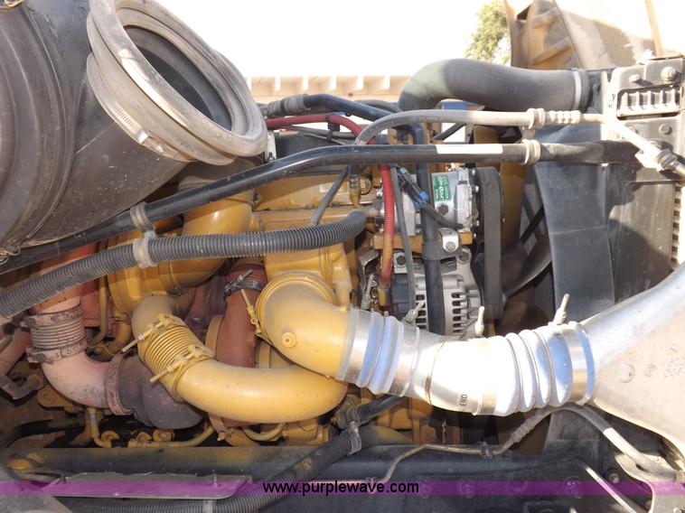 image for item I7589 2007 Freightliner Columbia semi truck