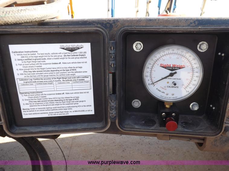 image for item I7589 2007 Freightliner Columbia semi truck