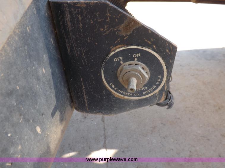 image for item I7589 2007 Freightliner Columbia semi truck