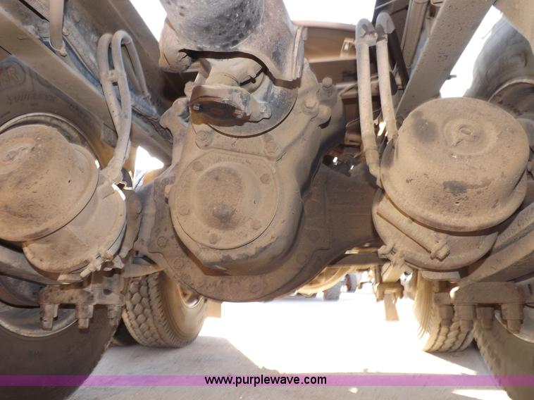 image for item I7589 2007 Freightliner Columbia semi truck