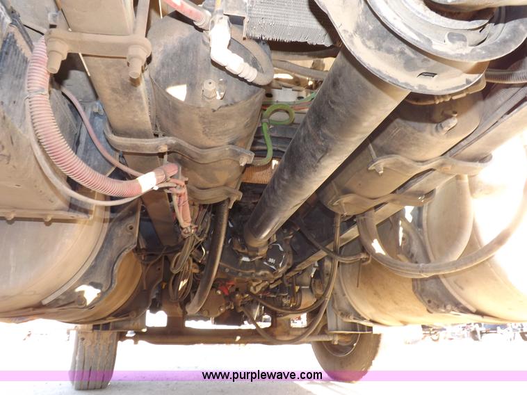 image for item I7589 2007 Freightliner Columbia semi truck