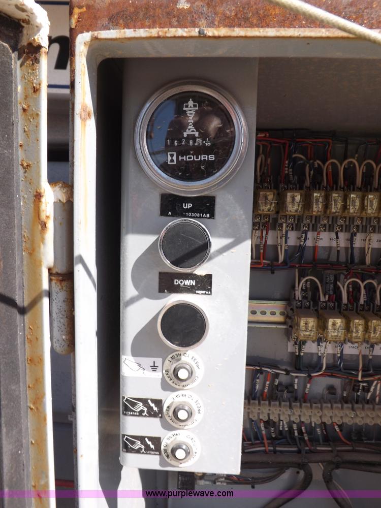 image for item I7590 2005 Skyjack SJ8831RT scissor lift