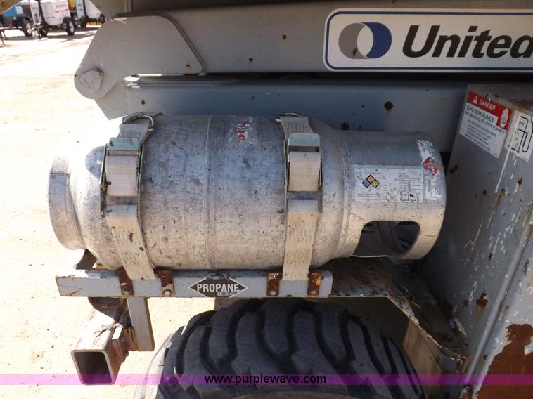 image for item I7590 2005 Skyjack SJ8831RT scissor lift