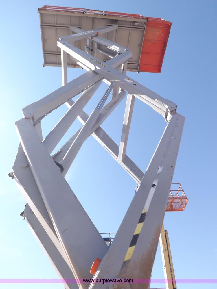 image for item I7590 2005 Skyjack SJ8831RT scissor lift