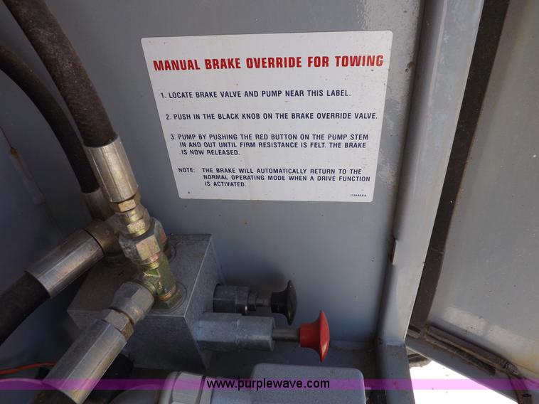 image for item I7590 2005 Skyjack SJ8831RT scissor lift