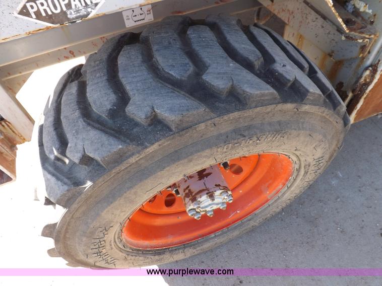 image for item I7590 2005 Skyjack SJ8831RT scissor lift