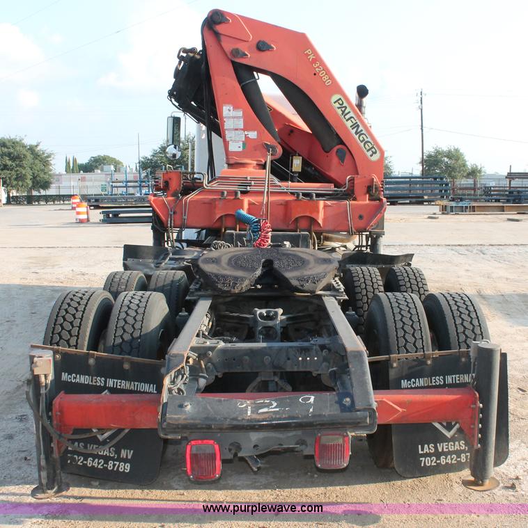 image for item I7751 2005 Kenworth T800 semi truck with Palfinger PK32080 knuckle boom crane