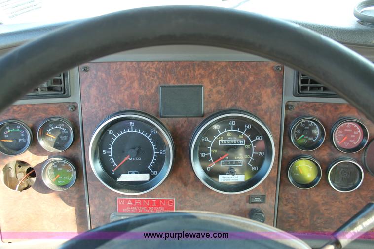 image for item I7751 2005 Kenworth T800 semi truck with Palfinger PK32080 knuckle boom crane