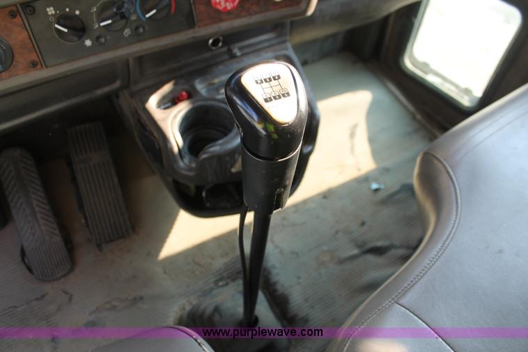 image for item I7751 2005 Kenworth T800 semi truck with Palfinger PK32080 knuckle boom crane