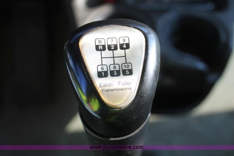 image for item I7751 2005 Kenworth T800 semi truck with Palfinger PK32080 knuckle boom crane