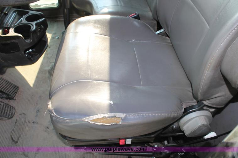 image for item I7751 2005 Kenworth T800 semi truck with Palfinger PK32080 knuckle boom crane