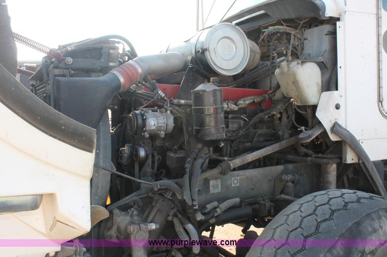 image for item I7751 2005 Kenworth T800 semi truck with Palfinger PK32080 knuckle boom crane