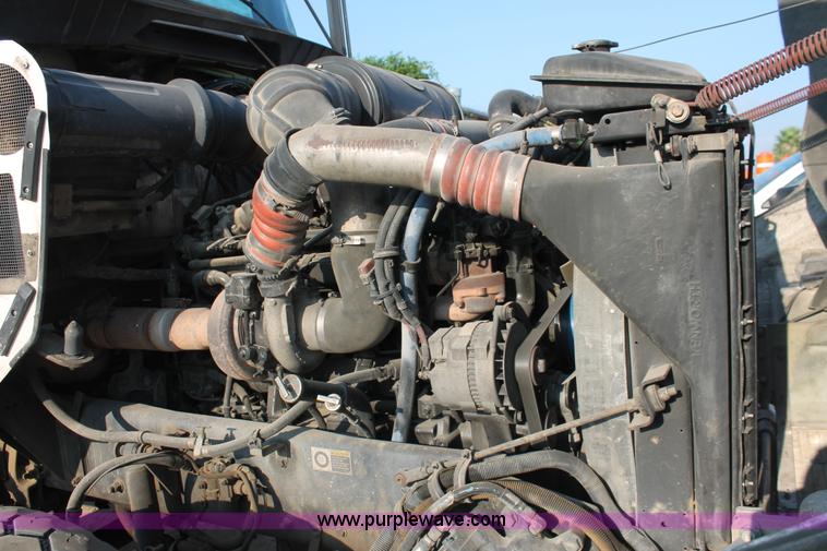 image for item I7751 2005 Kenworth T800 semi truck with Palfinger PK32080 knuckle boom crane