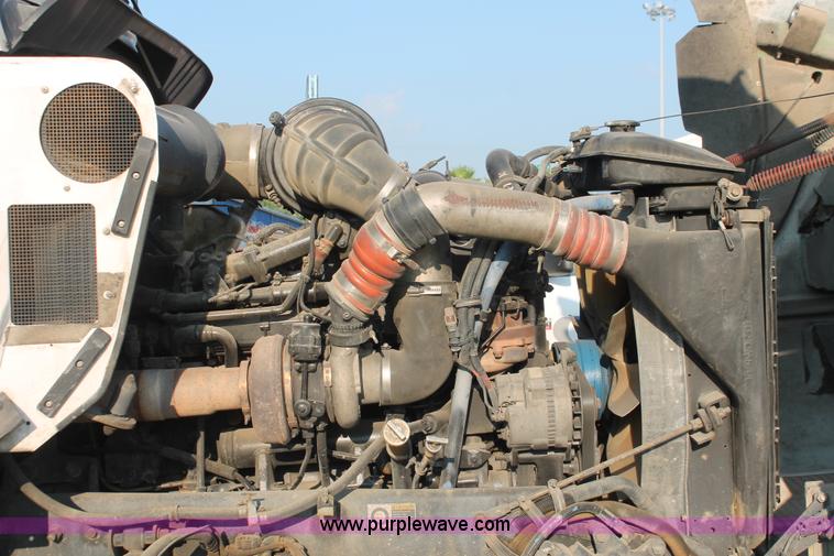 image for item I7751 2005 Kenworth T800 semi truck with Palfinger PK32080 knuckle boom crane