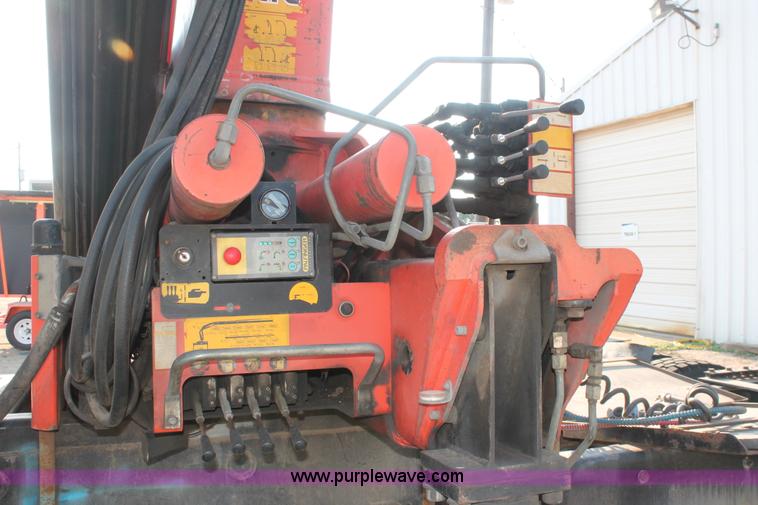 image for item I7751 2005 Kenworth T800 semi truck with Palfinger PK32080 knuckle boom crane