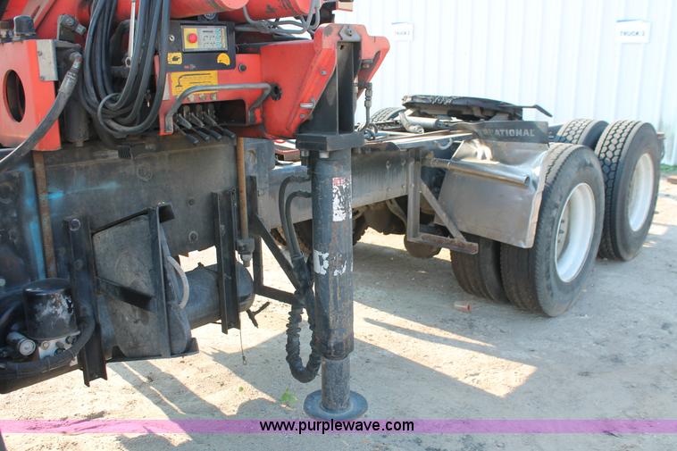 image for item I7751 2005 Kenworth T800 semi truck with Palfinger PK32080 knuckle boom crane