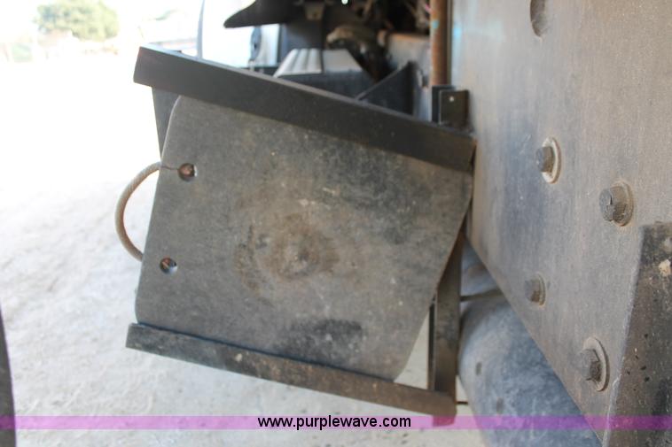 image for item I7751 2005 Kenworth T800 semi truck with Palfinger PK32080 knuckle boom crane