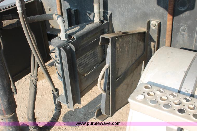 image for item I7751 2005 Kenworth T800 semi truck with Palfinger PK32080 knuckle boom crane