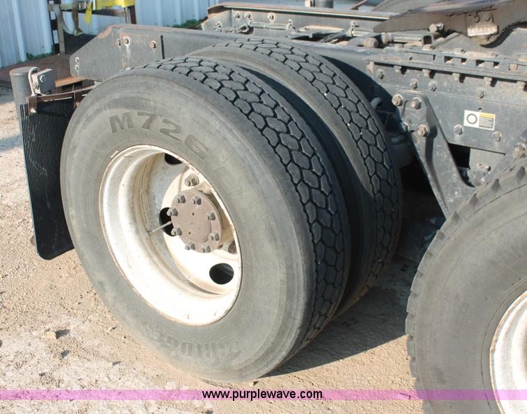 image for item I7751 2005 Kenworth T800 semi truck with Palfinger PK32080 knuckle boom crane