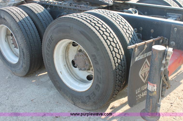 image for item I7751 2005 Kenworth T800 semi truck with Palfinger PK32080 knuckle boom crane