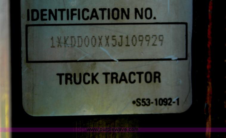 image for item I7751 2005 Kenworth T800 semi truck with Palfinger PK32080 knuckle boom crane