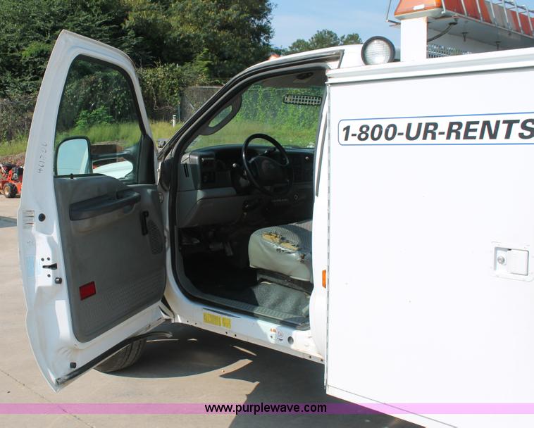 image for item I7756 2003 Ford F550 XL Super Duty service truck