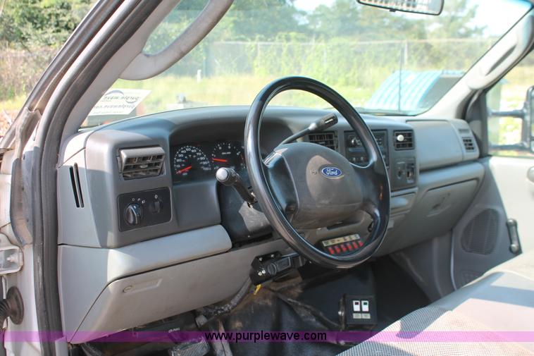image for item I7756 2003 Ford F550 XL Super Duty service truck