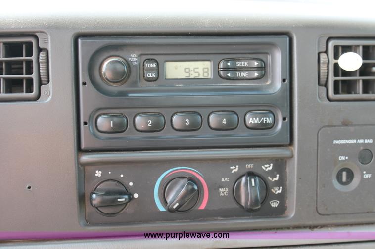 image for item I7756 2003 Ford F550 XL Super Duty service truck