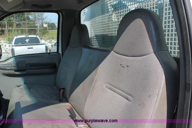 image for item I7756 2003 Ford F550 XL Super Duty service truck