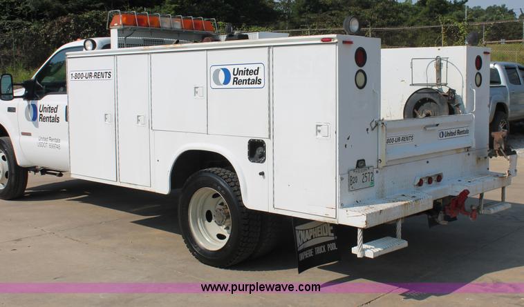image for item I7756 2003 Ford F550 XL Super Duty service truck