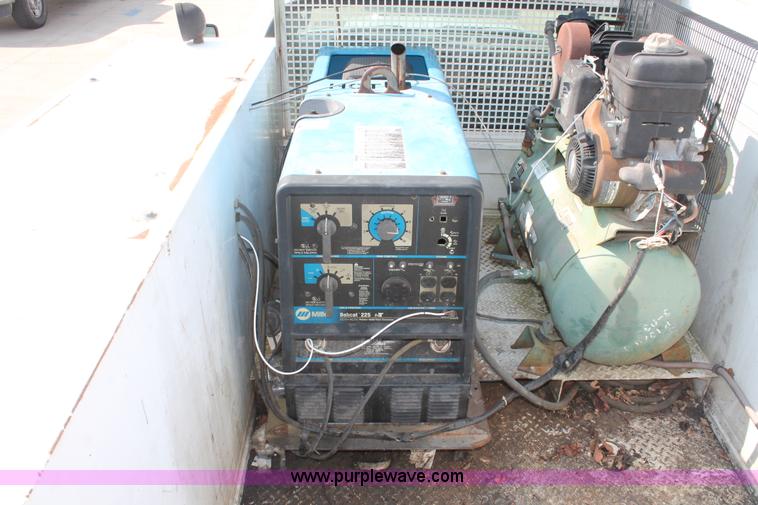 image for item I7756 2003 Ford F550 XL Super Duty service truck