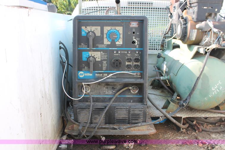 image for item I7756 2003 Ford F550 XL Super Duty service truck