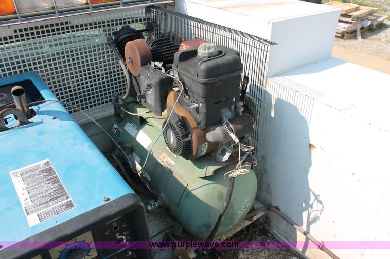 image for item I7756 2003 Ford F550 XL Super Duty service truck