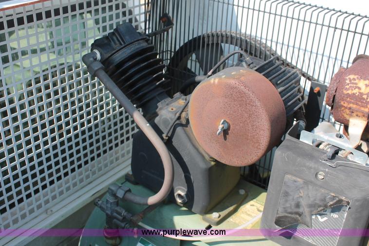 image for item I7756 2003 Ford F550 XL Super Duty service truck