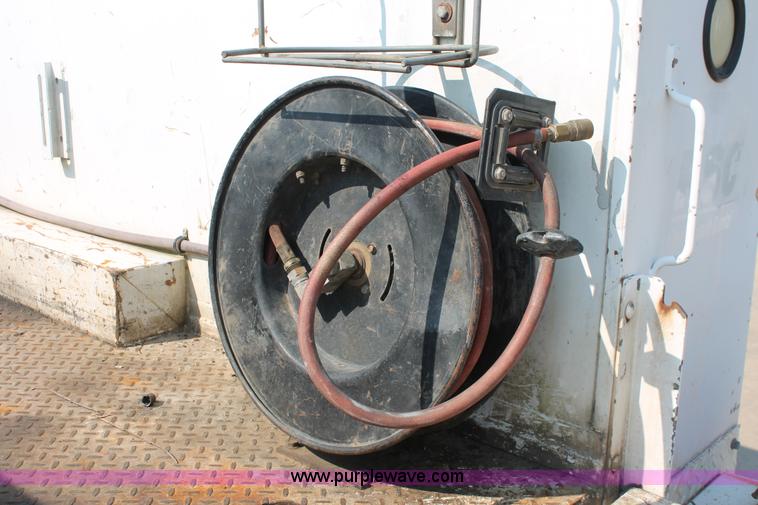 image for item I7756 2003 Ford F550 XL Super Duty service truck