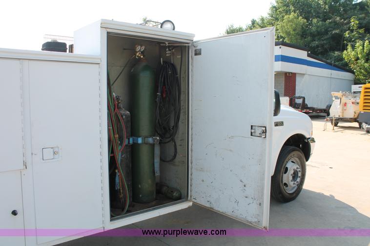 image for item I7756 2003 Ford F550 XL Super Duty service truck