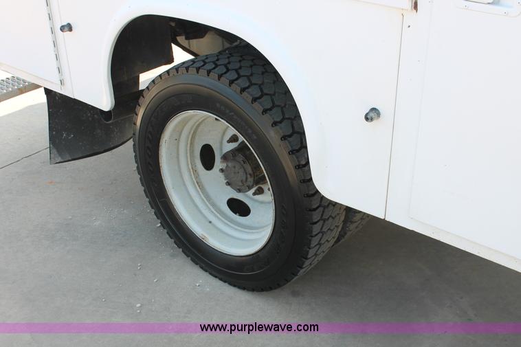 image for item I7756 2003 Ford F550 XL Super Duty service truck