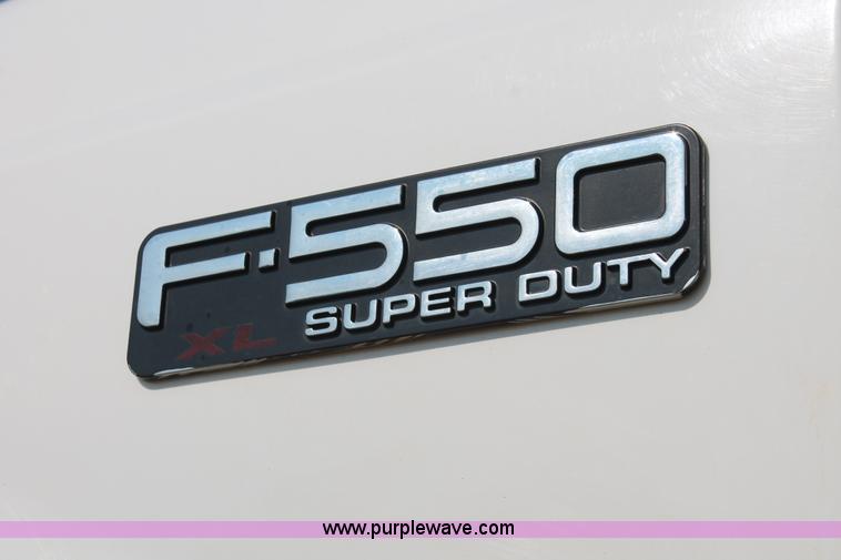 image for item I7756 2003 Ford F550 XL Super Duty service truck