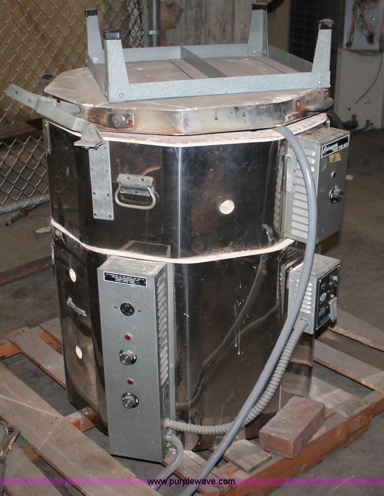 image for item AN9650 Paragon P10 high fire kiln