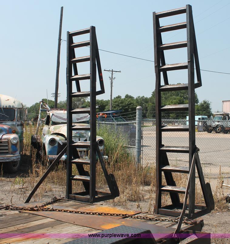 image for item I8167 2006 PJ equipment trailer