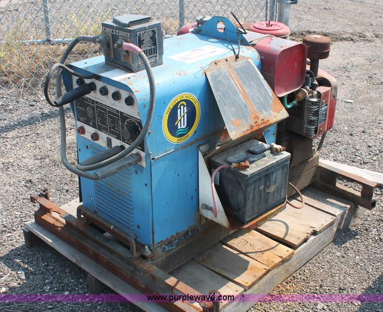 image for item I8173 Miller gas powered welder/generator